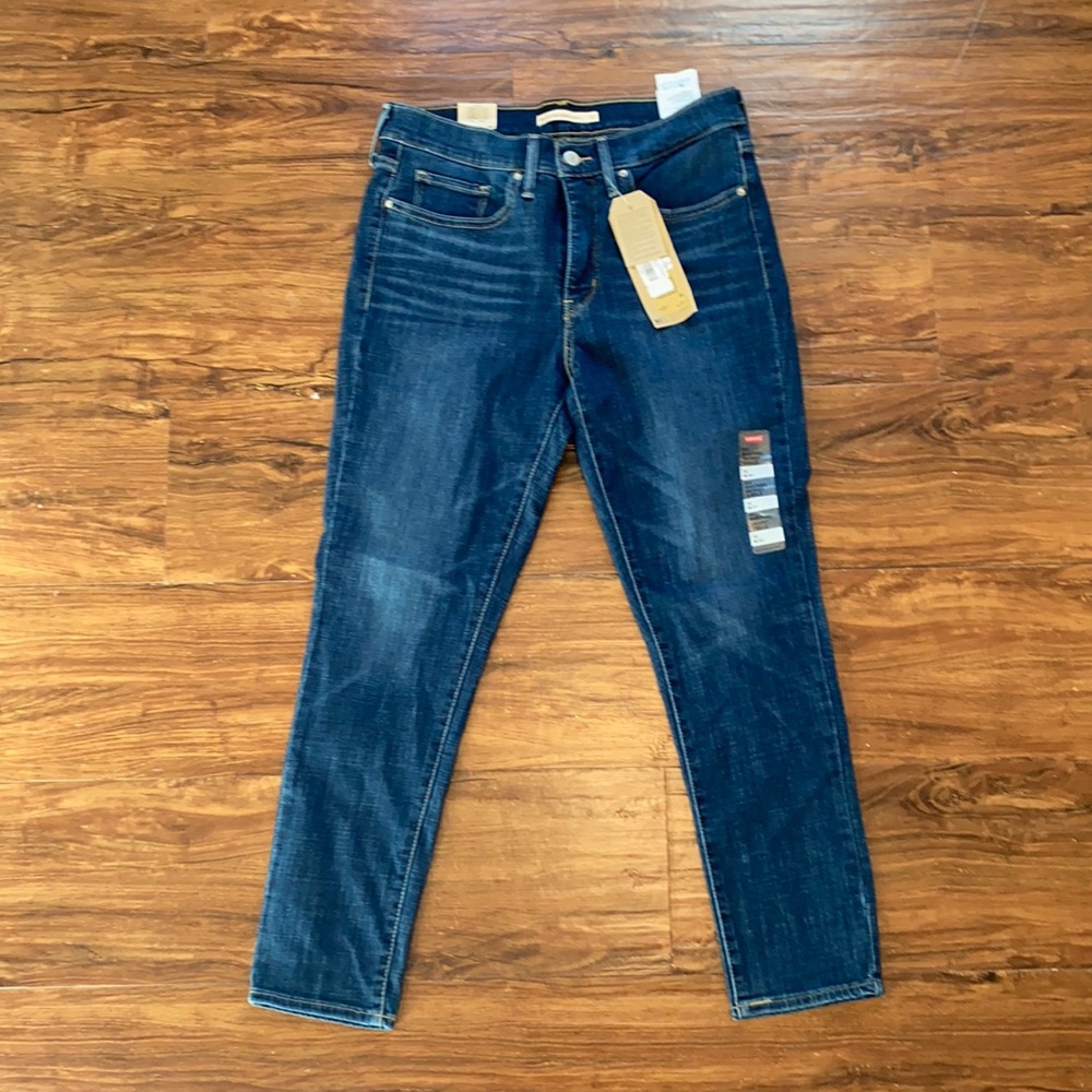 NWT Levi Skinny Jeans